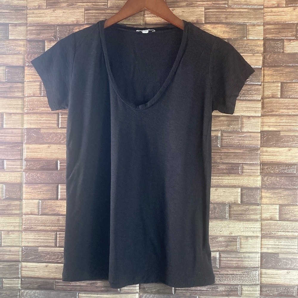EUC Standard James Perse Size 1 T-Shirt Top Womens Black Short Sleeve V-Neck